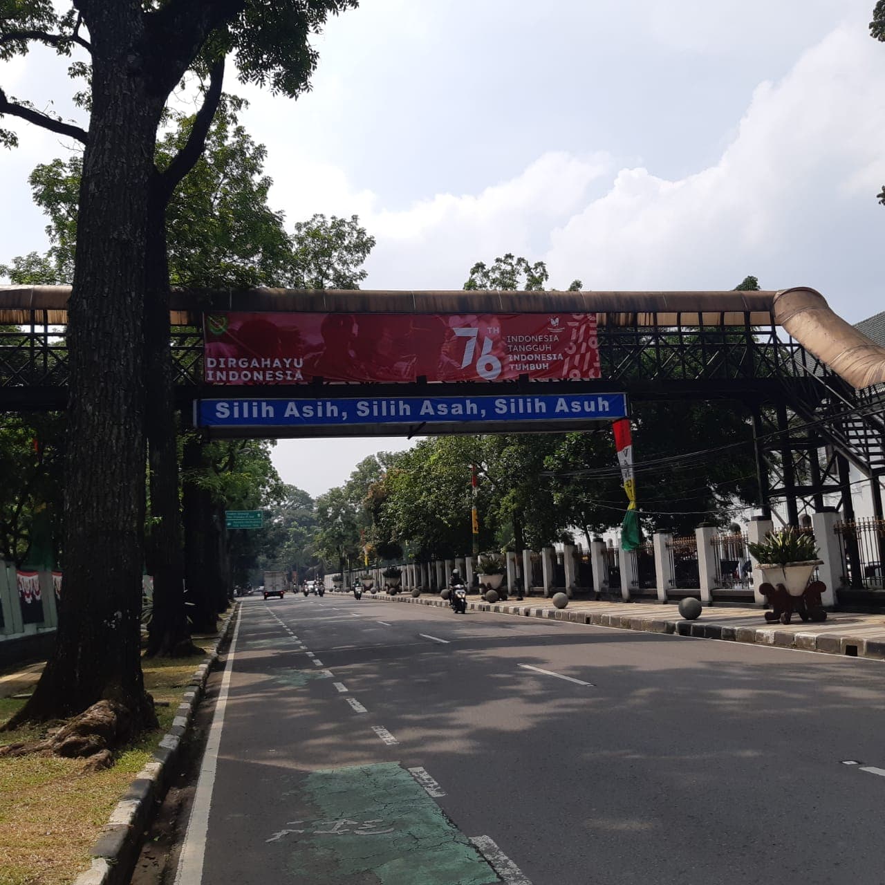 KOMPOSISI ALAMIAH : SILIH ASIH SILIH ASUH SILIH ASUH