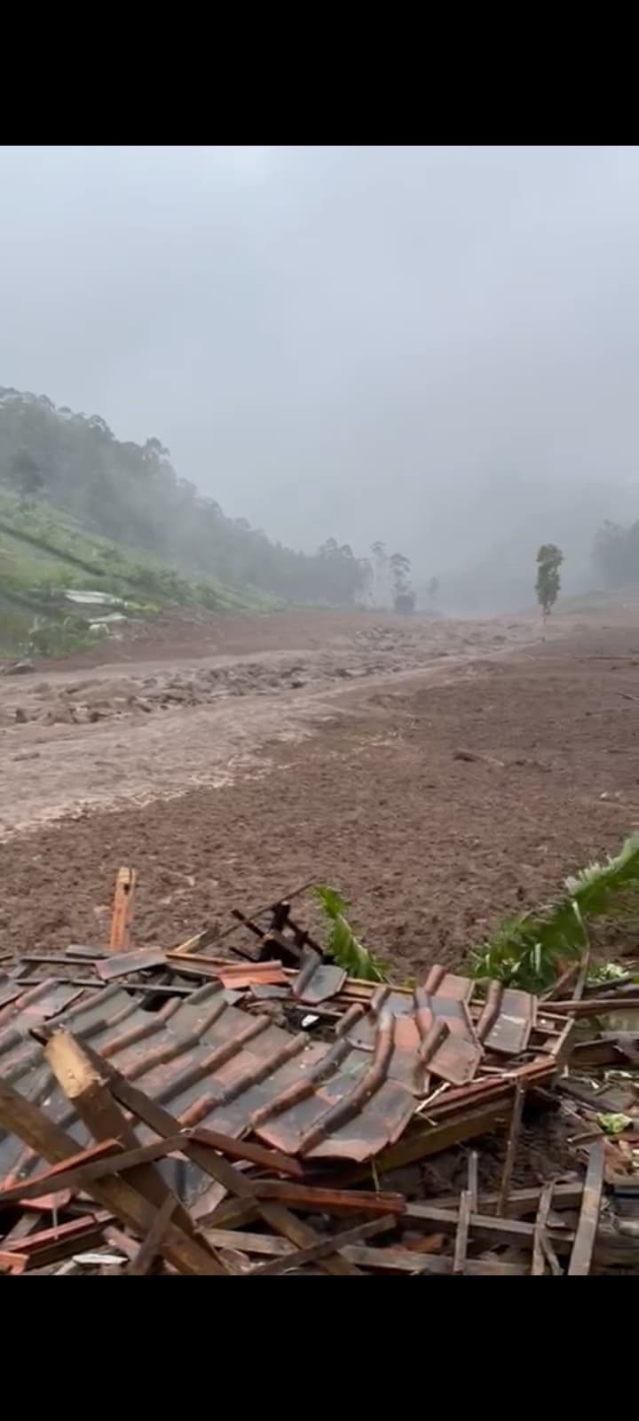 LONGSOR DI KAWASAN BANDUNG UTARA
